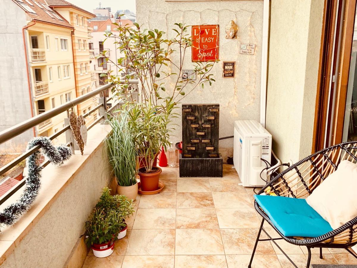 Sunny Deluxe Apt. & Terrace, Budapest